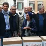 Campagna Ero straniero: si firma anche nei municipi di Milano