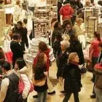 Commercio, la politica intervenga contro le aperture festive