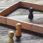 Ma The Institution non può essere il competitor