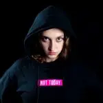 Acli Novara: “Attraverso lo specchio”, una mostra sulla complessità dell’adolescenza