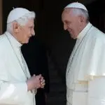 Un Papa diverso. E molto coraggio