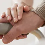 Anziani non autosufficienti: nella legge di bilancio il momento della verità assistenza anziani lavoro domestico, assistenza anziani