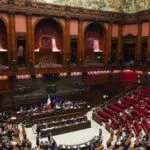 Decreto lavoro, Acli: non affronta le vere urgenze, serve un Salario minimo e un Guadagno massimo consentito camera, votazione aula