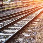 Incidente ferroviario sulla Bologna-Venezia, Acli: “Si spende molto per andare più veloci e troppo poco perché le persone tornino a casa vive” binari treno