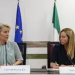 Migranti e misure securitarie, l’illusione europea Meloni e di Ursula von der Leyen a Lampedusa